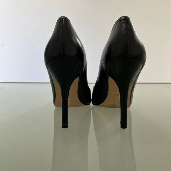 Charles by Charles David black leather pumps size 9.5 - Picture 3 of 6